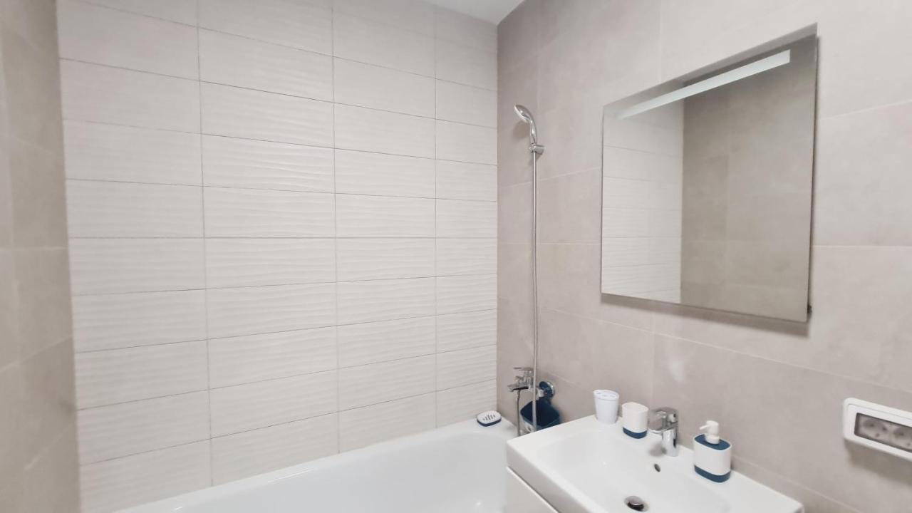 شقة 5* Luxury Near Avram Iancu Sq New. Private Parking كلوج-نابوكا المظهر الخارجي الصورة